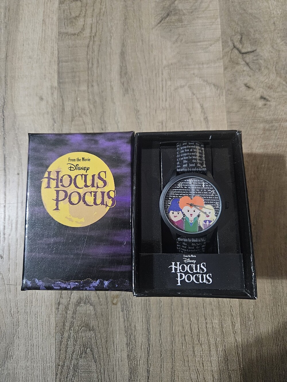Disney Hocus Pocus Black Watch with Colorful Character Dial. New